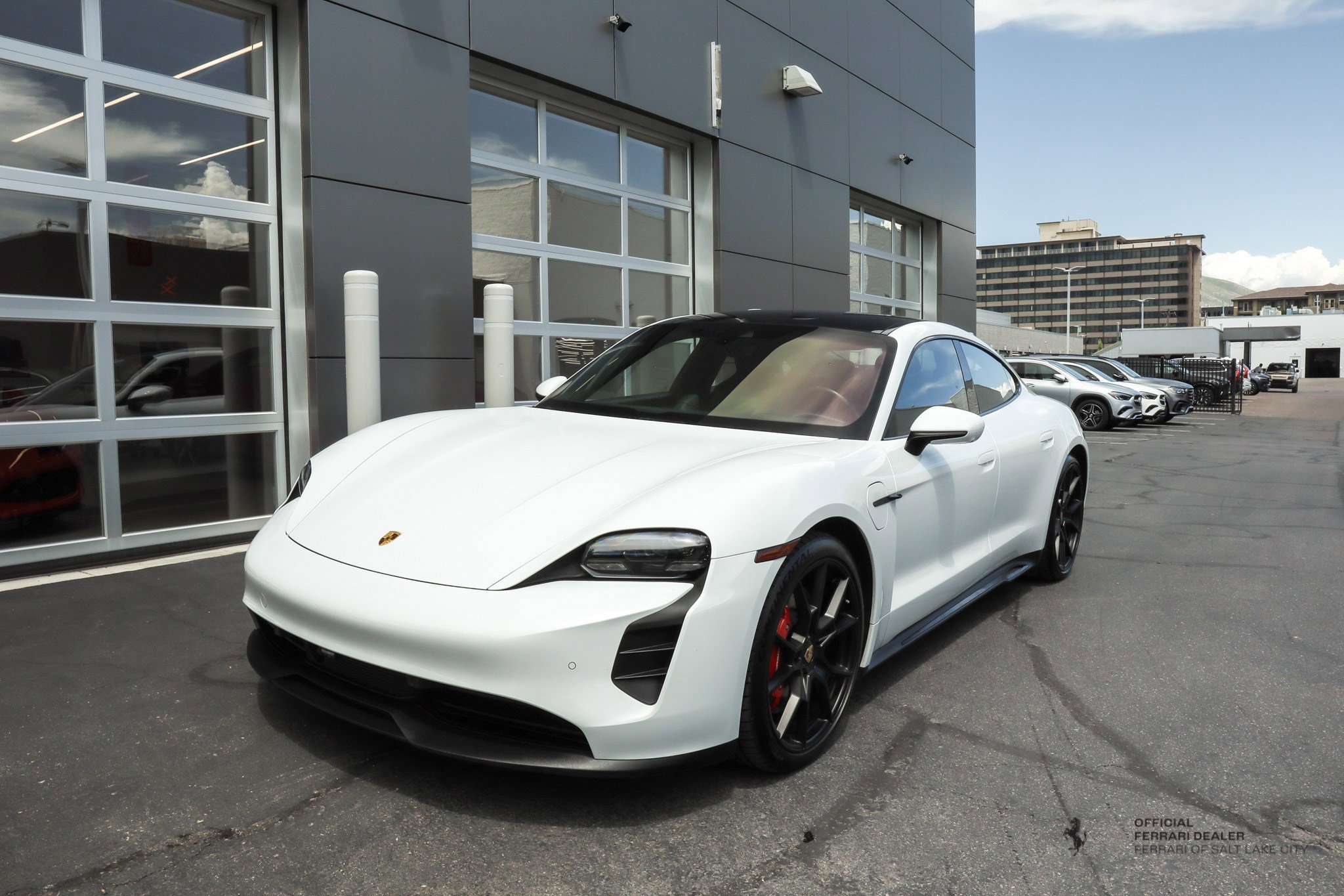 2022 Porsche Taycan GTS's photo