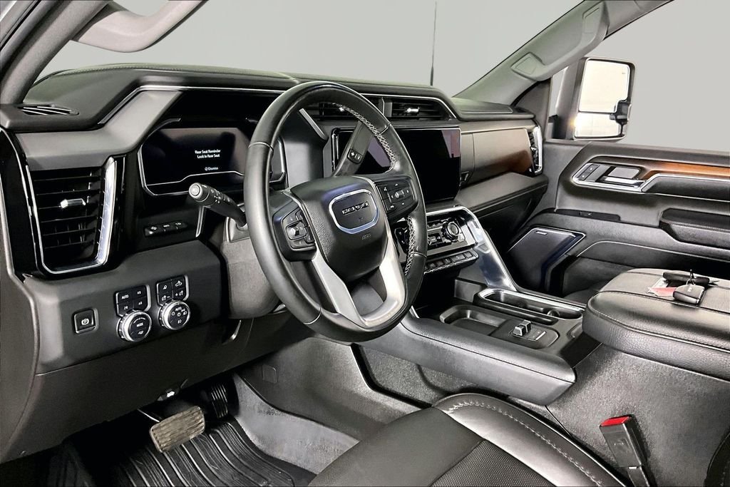 Used 2024 Silver GMC Denali image 17