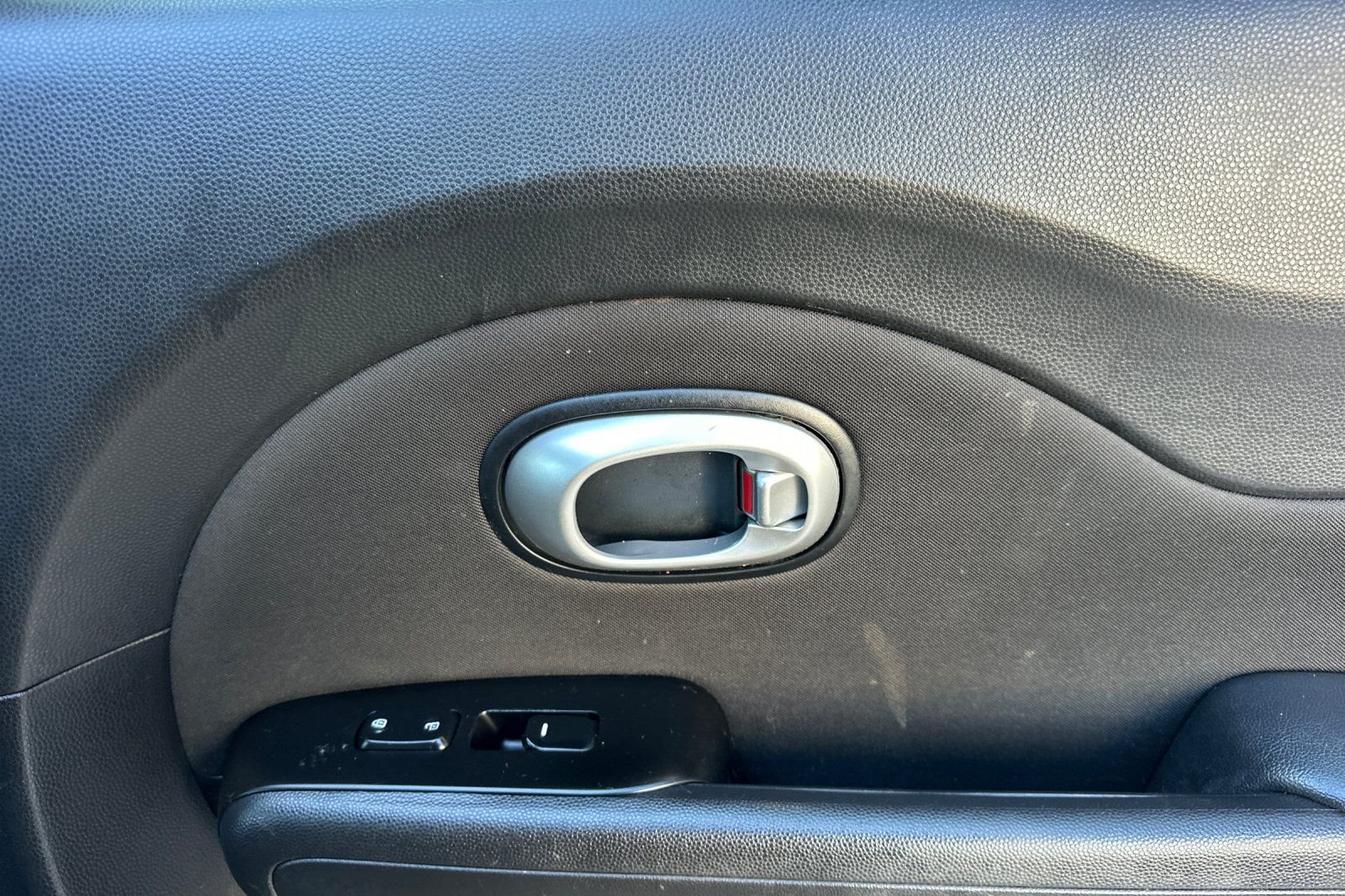 Used 2016 Green Kia Base image 19