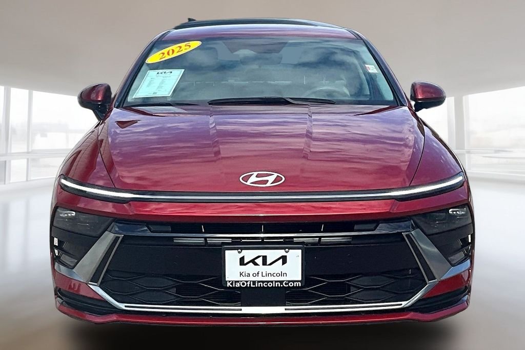 Used 2025 Ultimate red Hyundai SEL image 2