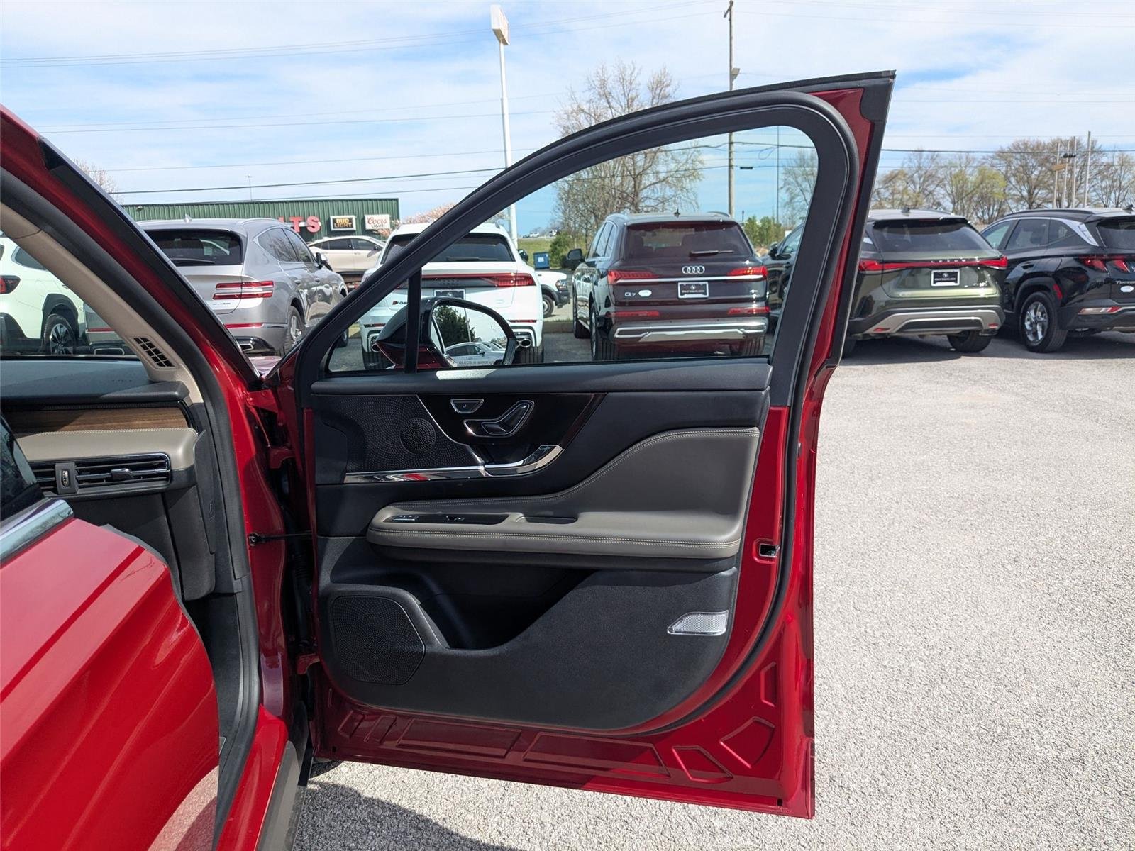 Used 2024 Red Carpet Metallic Tinted Clearcoat Lincoln Grand Touring image 31