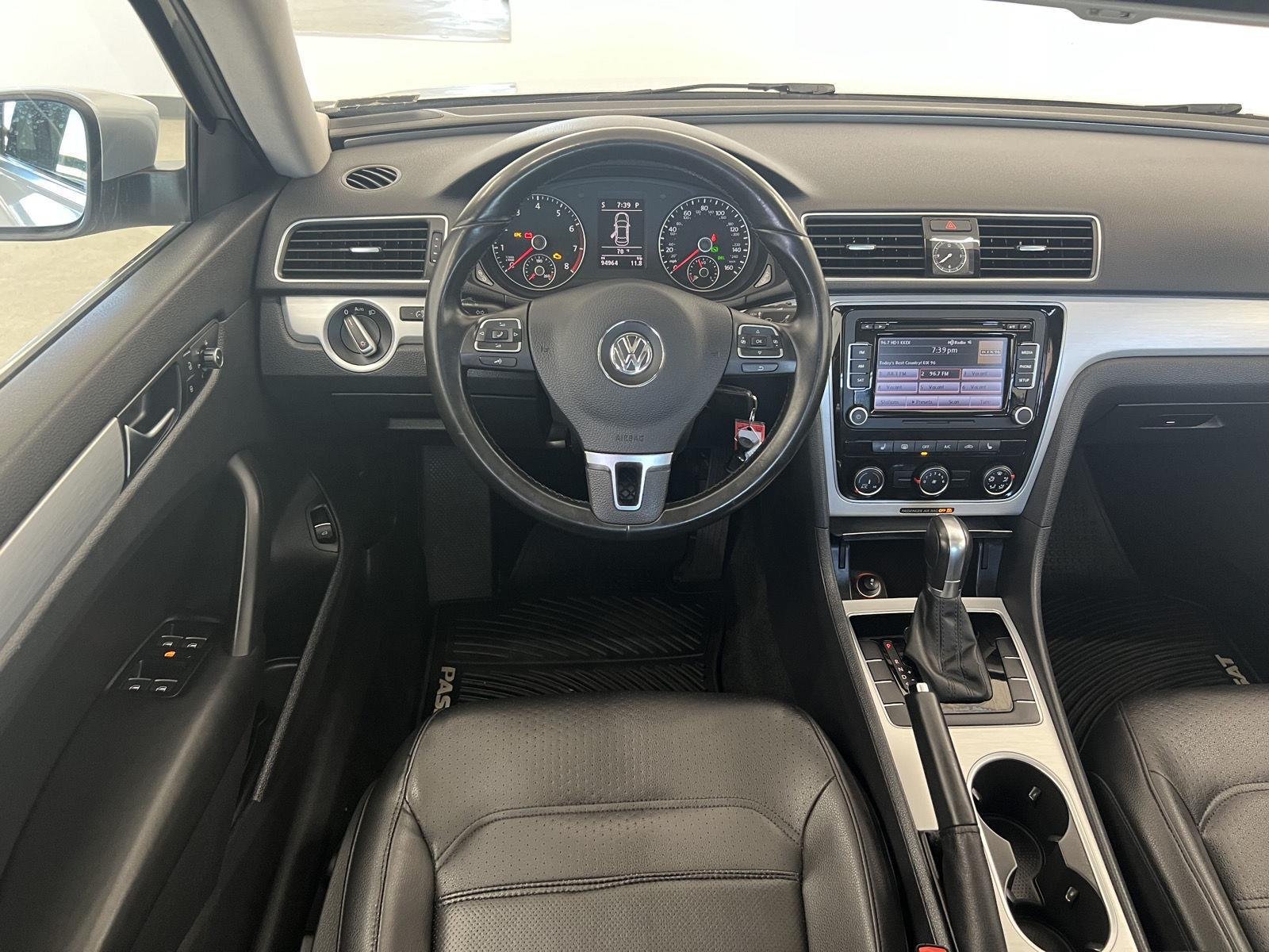 Used 2013 Reflex Silver Metallic Volkswagen 2.5L SE image 27