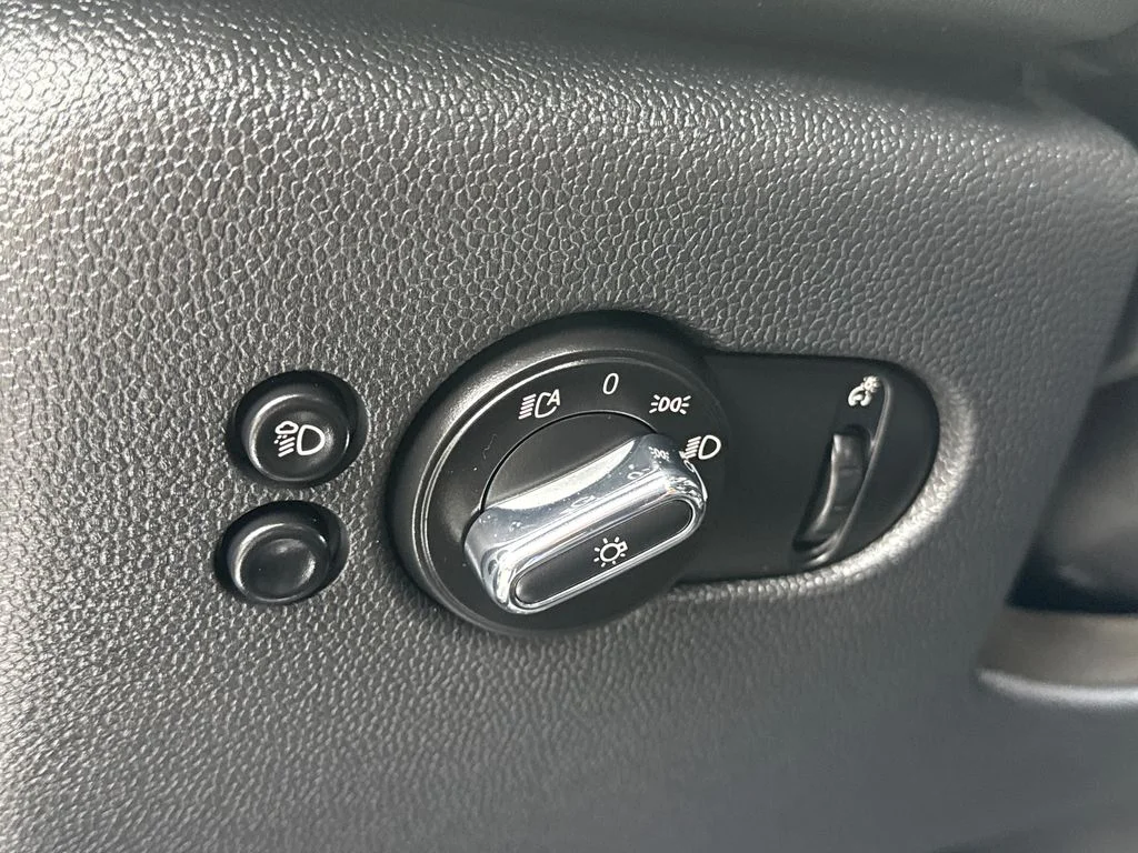 Used 2022 Blue MINI  image 20
