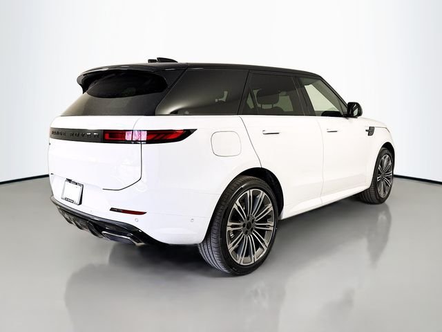 New 2026 Fuji White Land Rover Dynamic SE image 5