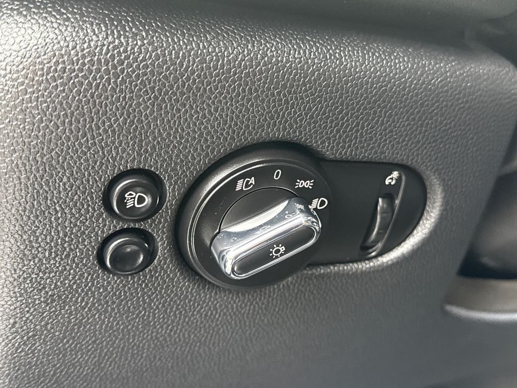 Used 2022 Blue MINI  image 20