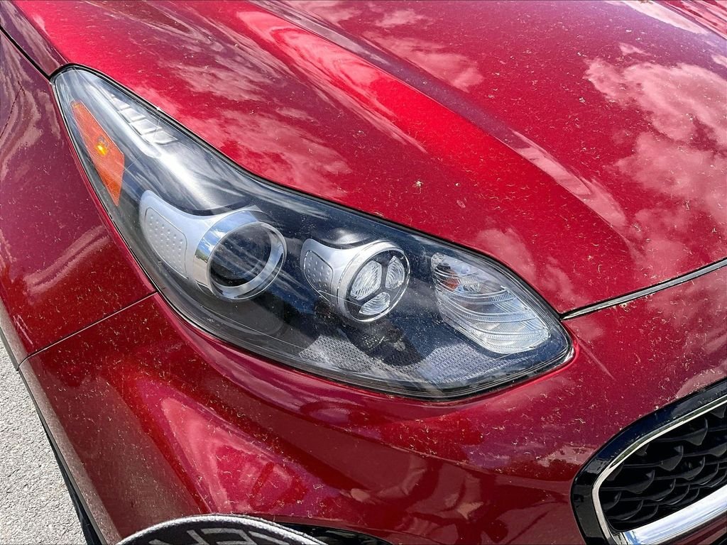 Used 2020 Red Kia LX image 31