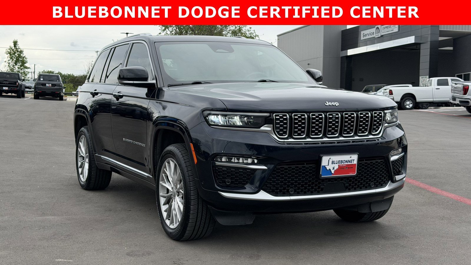 Used 2023 Midnight Sky Jeep Summit image 3