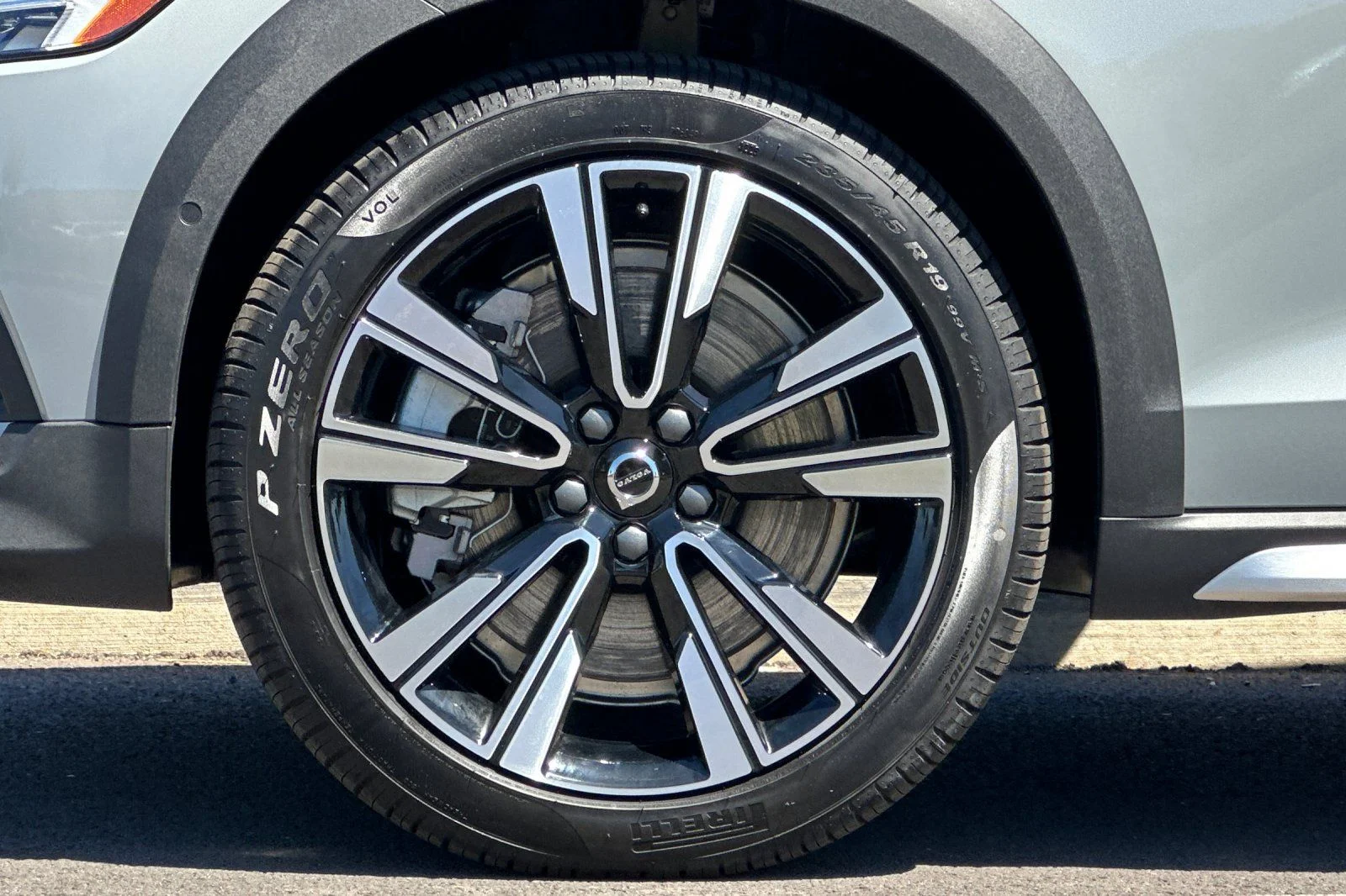 New 2026 Vapour Grey Volvo Ultra image 24