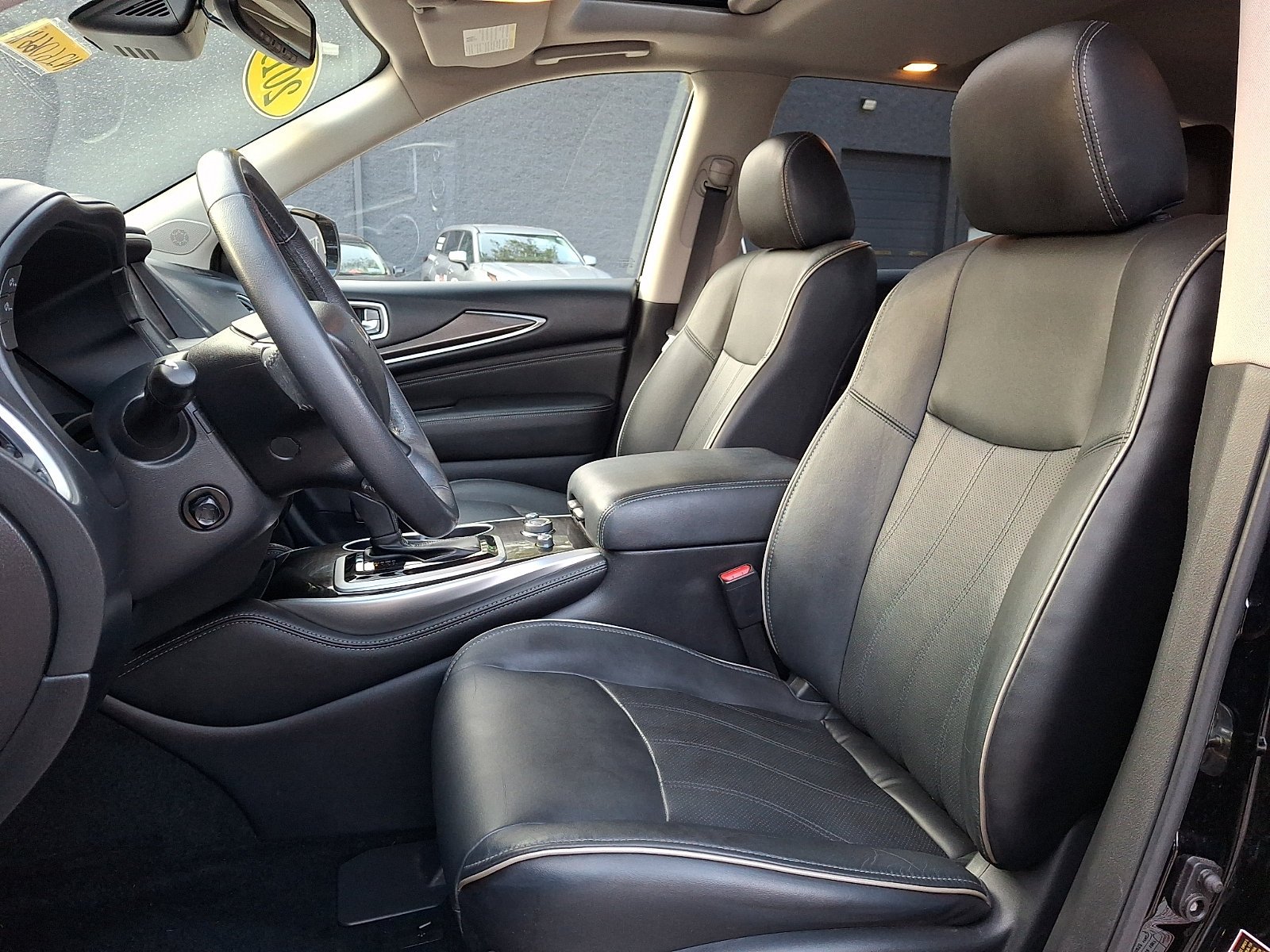 Used 2019 Black Obsidian INFINITI LUXE image 12