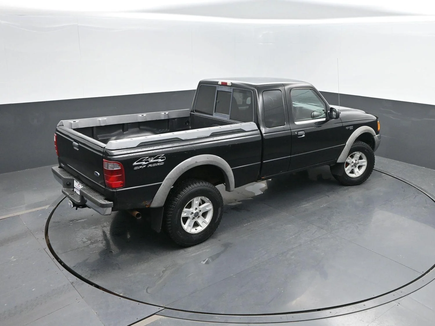 Used 2002  FORD  image 26
