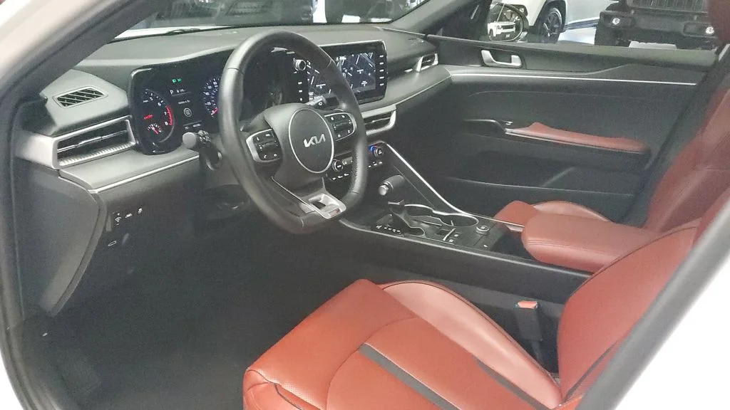 Used 2022 White Kia GT-Line image 20
