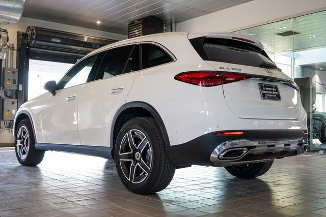 Used 2026 White Mercedes-Benz GLC 300 image 6