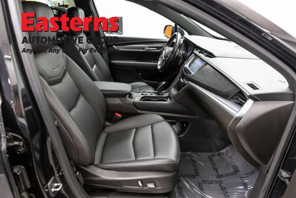 Used 2022 Black Cadillac Luxury image 14