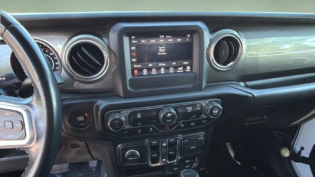 Used 2020 White Jeep Overland image 26