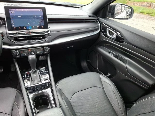 Used 2022 White Jeep Limited image 16