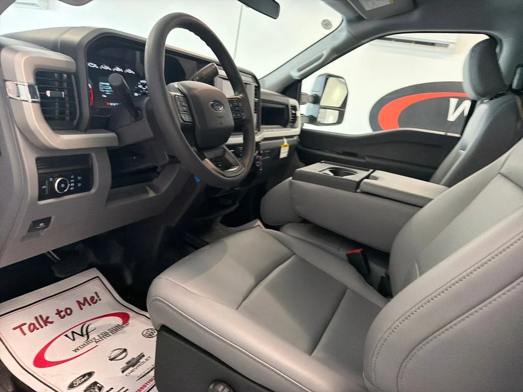 New 2027 Oxford White Ford F-350® XL image 13