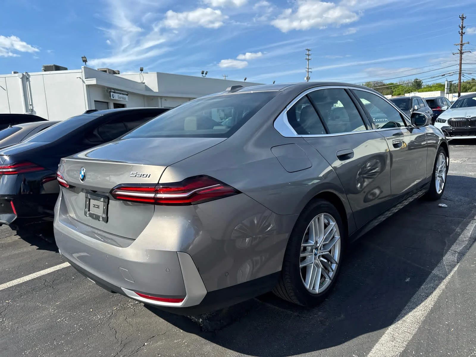 Used 2024 Oxide Grey Metallic BMW 530i xDrive image 11
