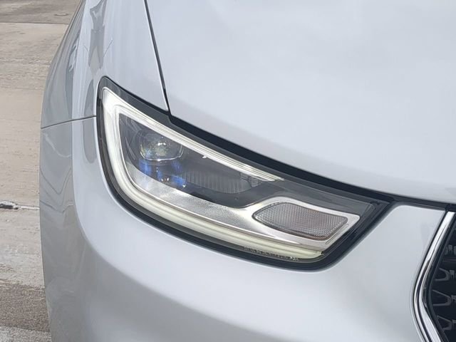 New 2026 Silver Mist Clear-Coat Exterior Paint Chrysler Select image 10