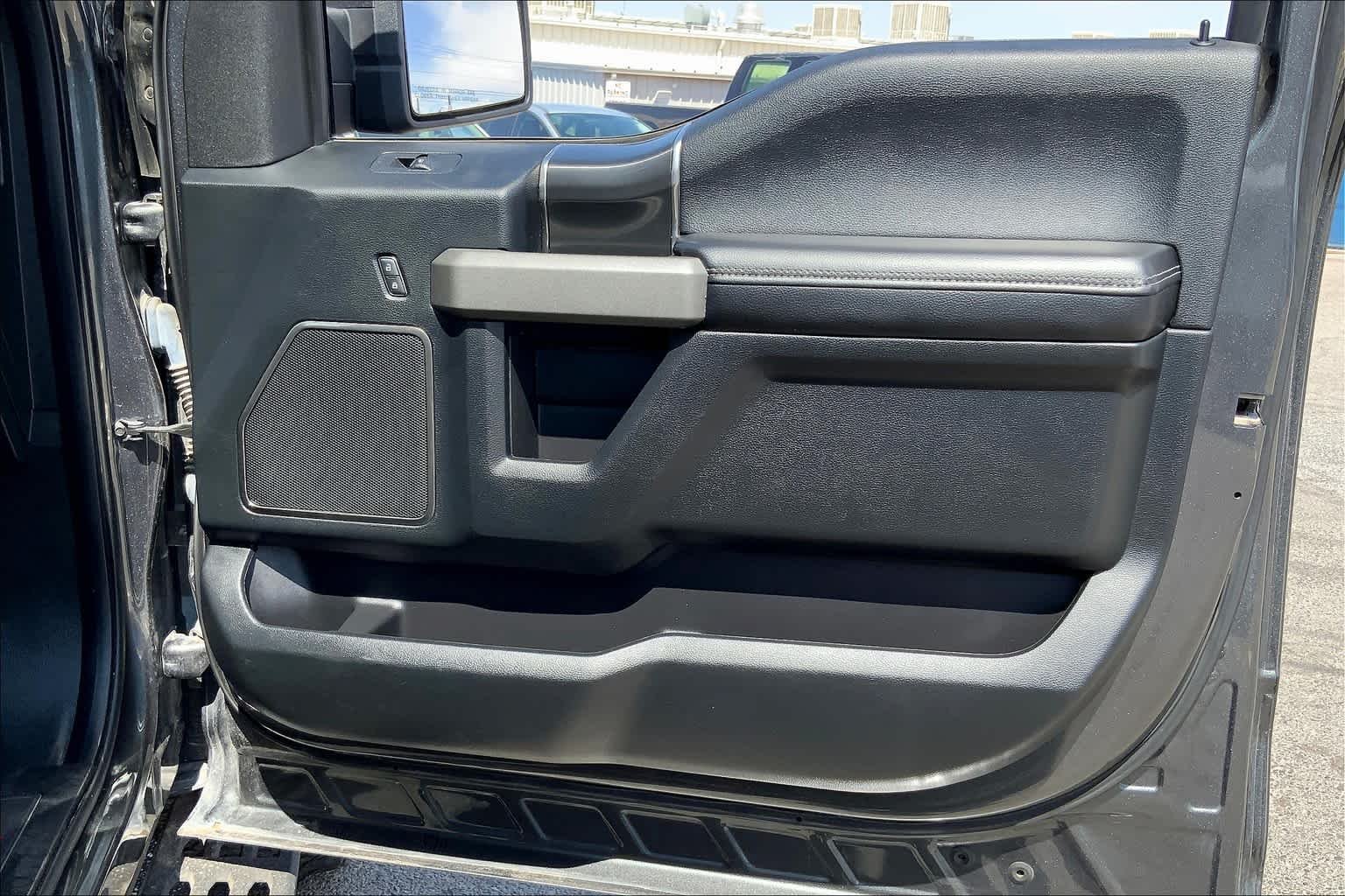 Used 2019 Magnetic Ford Raptor image 23