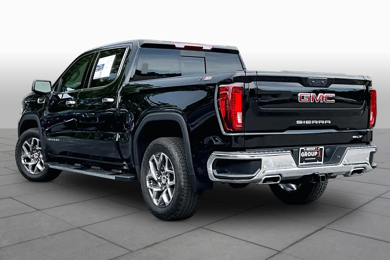 Used 2025 Onyx Black GMC SLT image 12