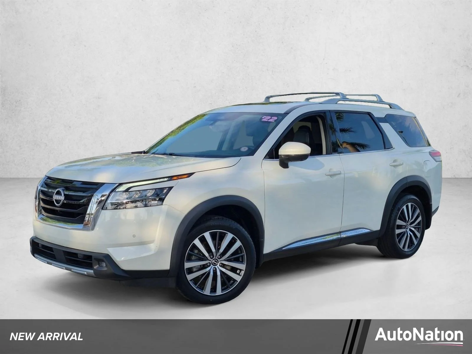 Used 2022 Pearl White Tricoat Nissan Platinum image 1