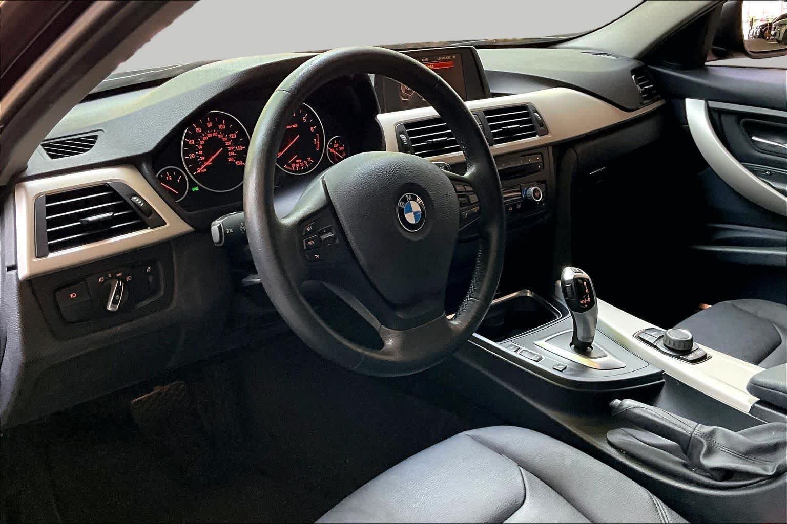 Used 2015 Jet Black BMW 320i image 17
