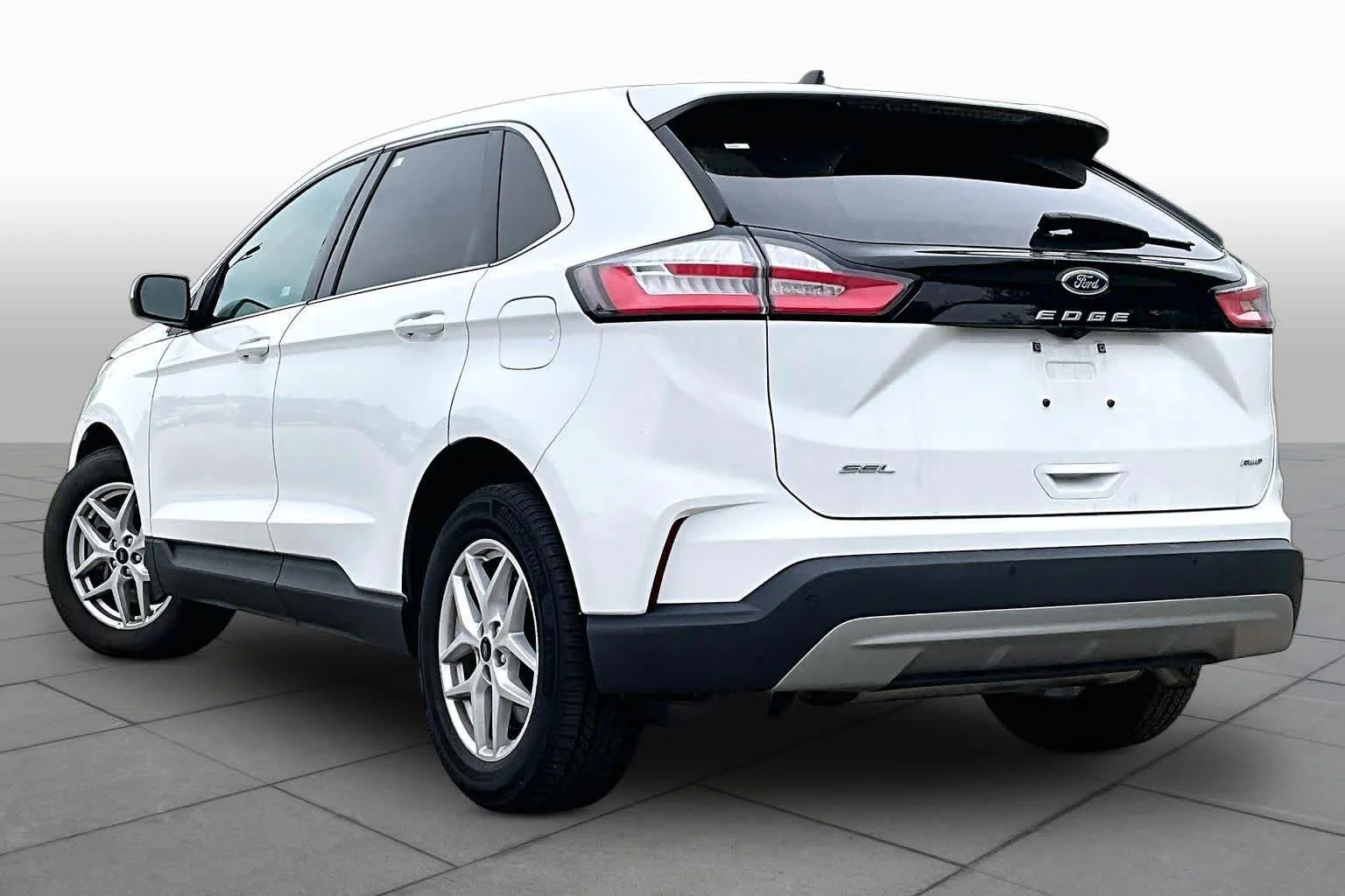 Certified Used 2024 Oxford White Clearcoat Ford SEL image 12