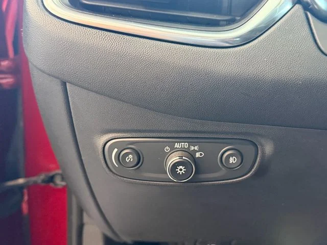 Used 2022 Red Chevrolet Premier image 22
