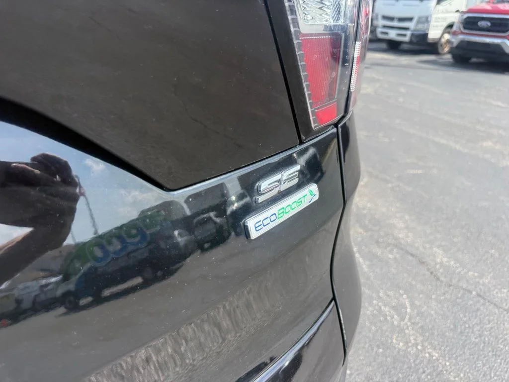 Used 2018 Black Ford SE image 41