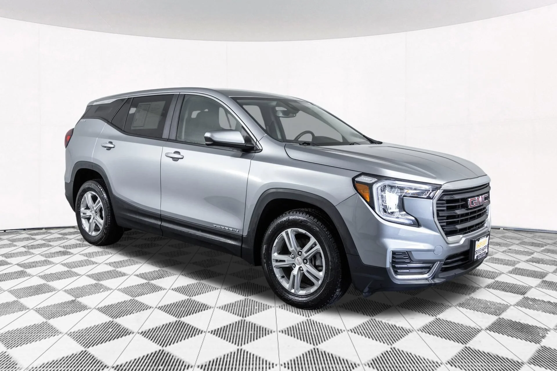 Used 2024 Sterling Metallic GMC SLE image 20