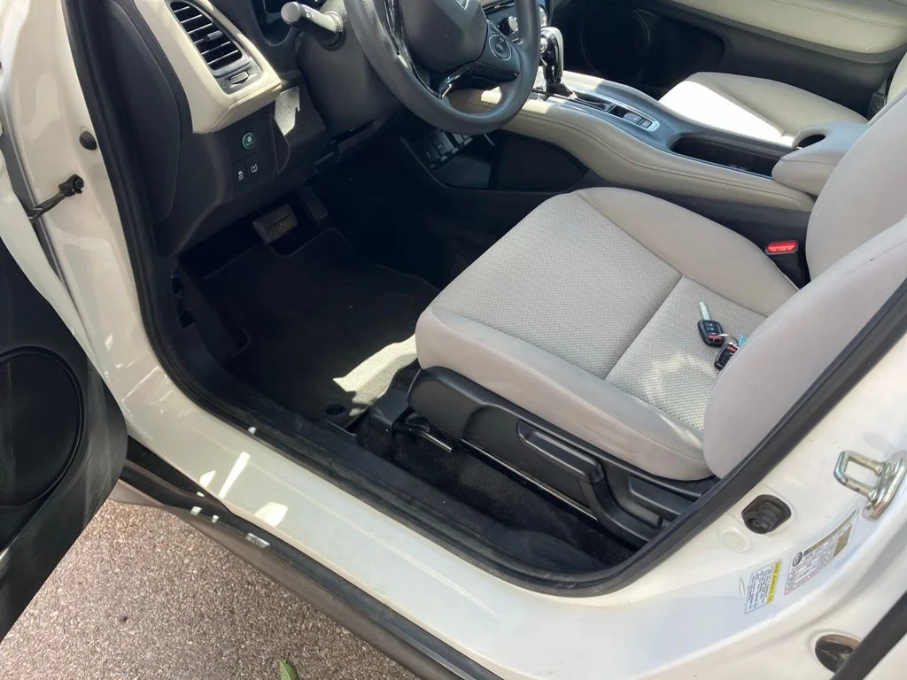 Used 2016  Honda LX image 7