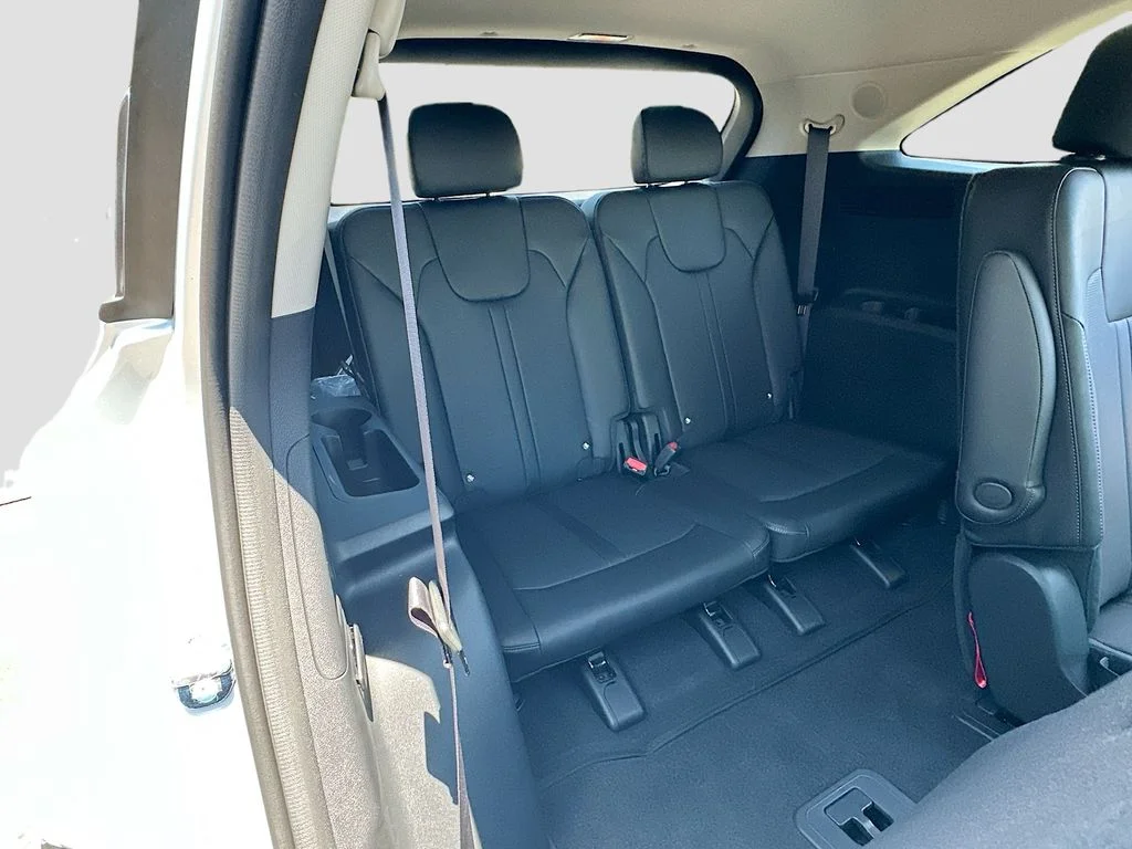 New 2026 Ivory Silver Kia EX image 28