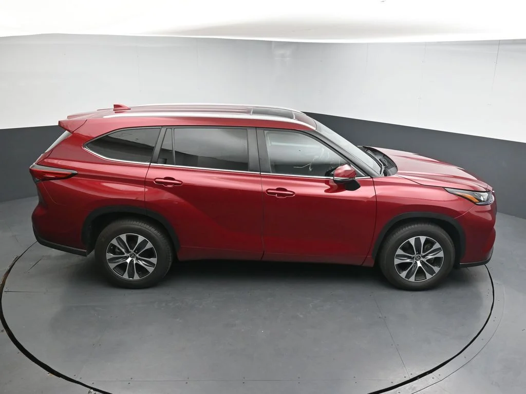 2023 Toyota Highlander XLE - Photo 32