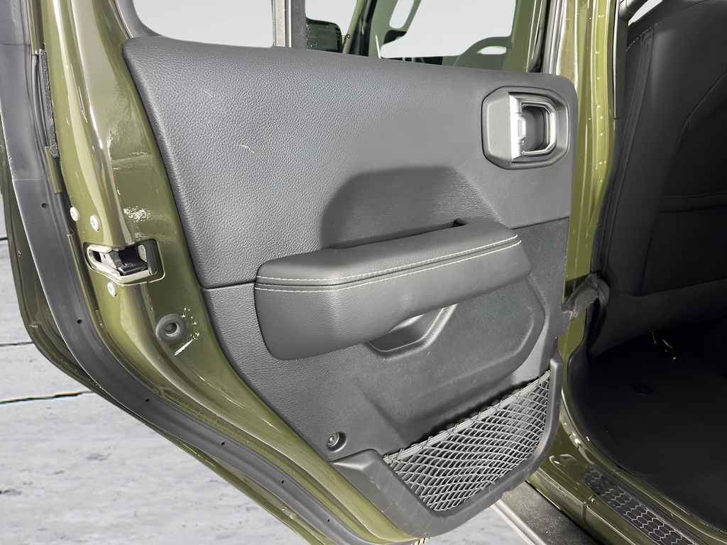 Used 2021 Green Jeep Unlimited Sahara image 11