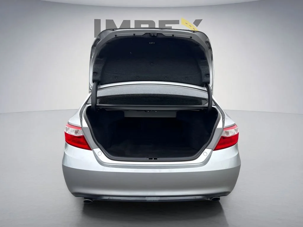 Used 2016  Toyota XSE image 30