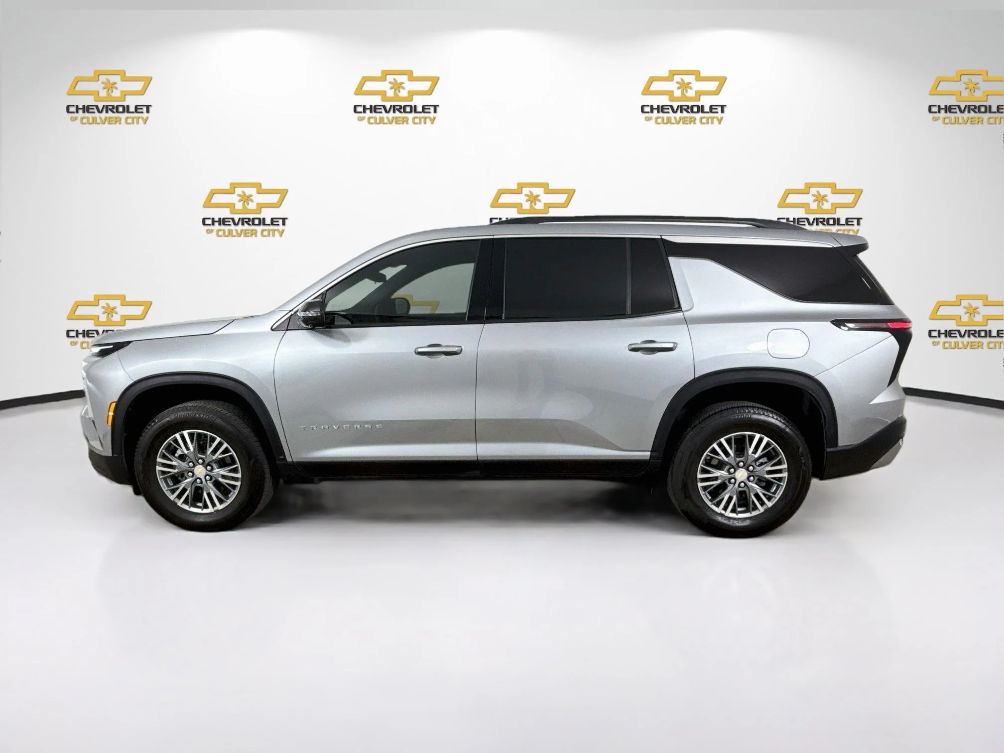 Used 2025 Sterling Gray Metallic Chevrolet LT image 5