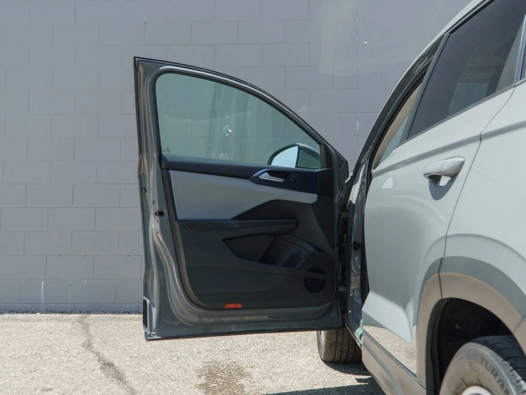Used 2023 Gray Volkswagen 1.5T SE image 15