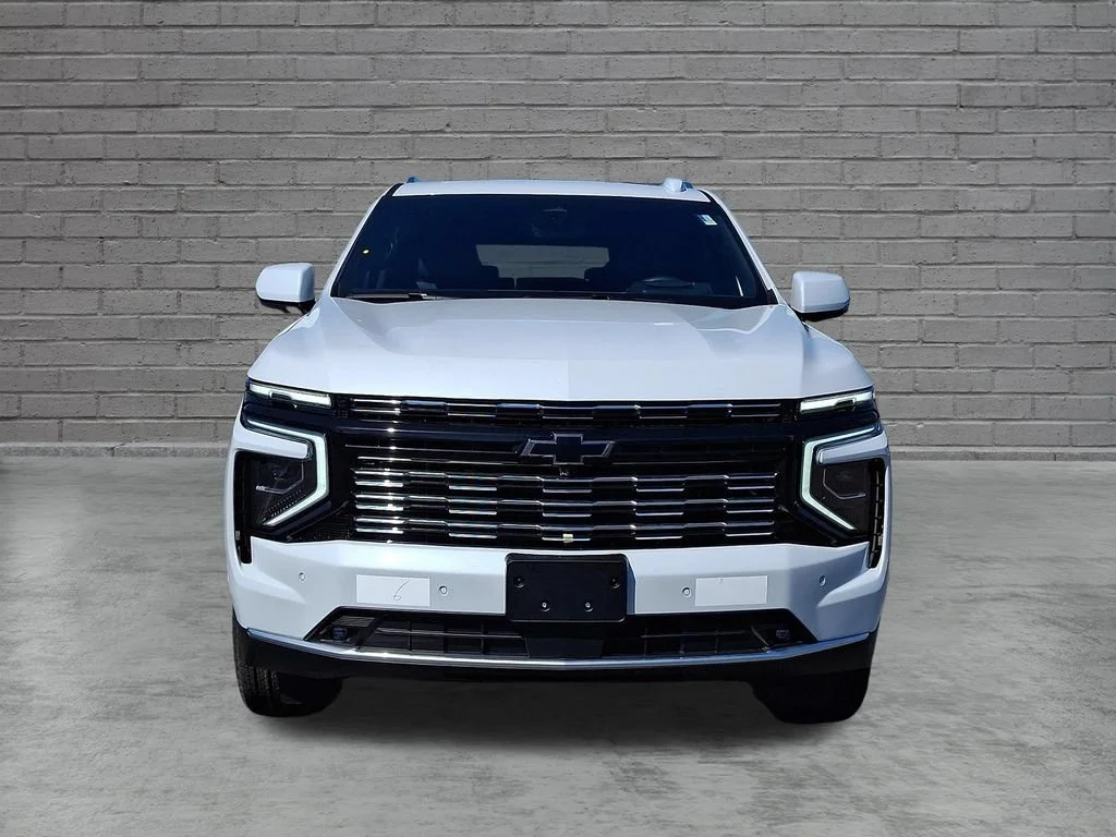 New 2026 Polar White Tricoat Chevrolet High Country image 2
