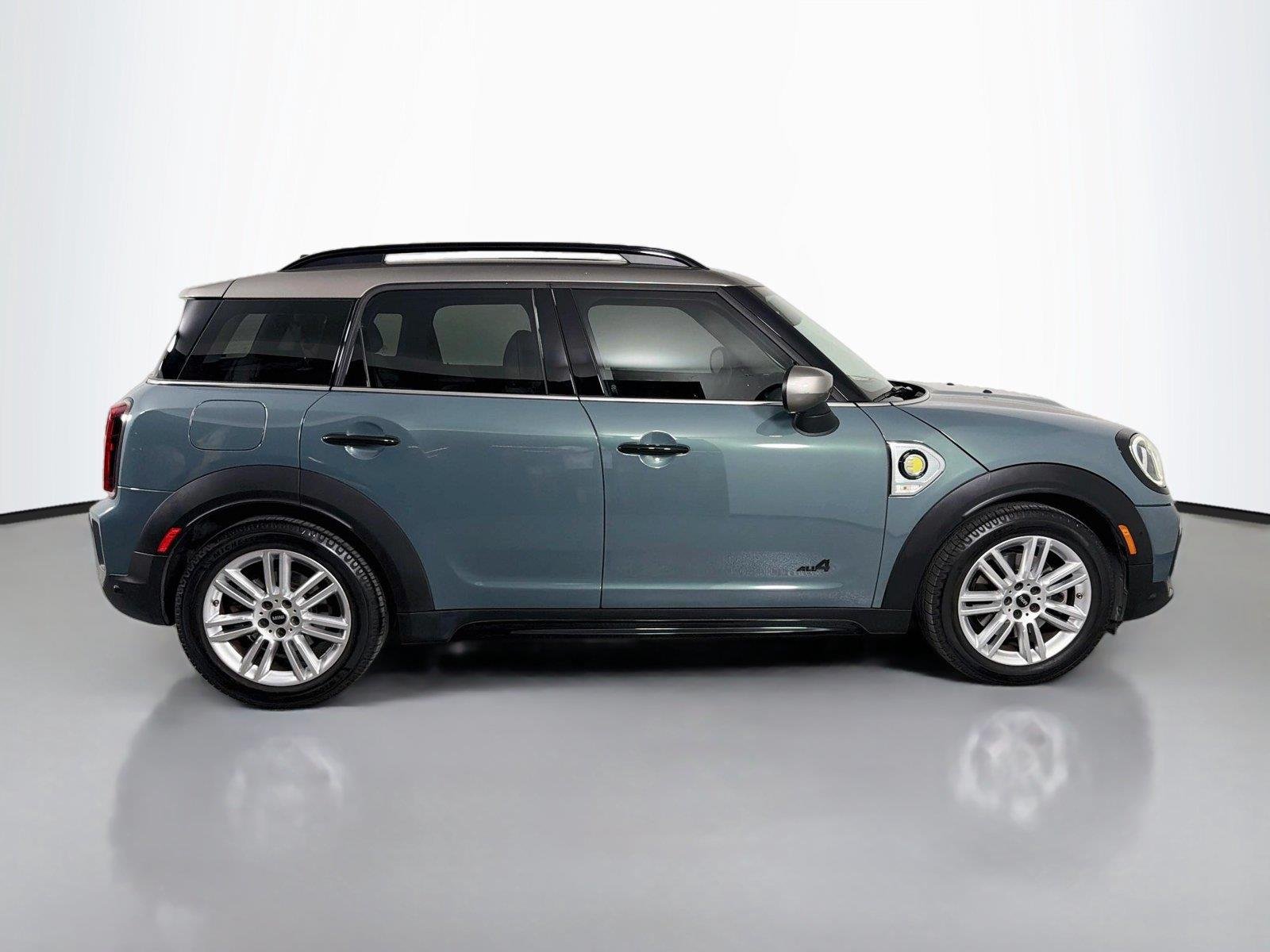 Certified Used 2023 Sage Green Metallic MINI Cooper SE image 4