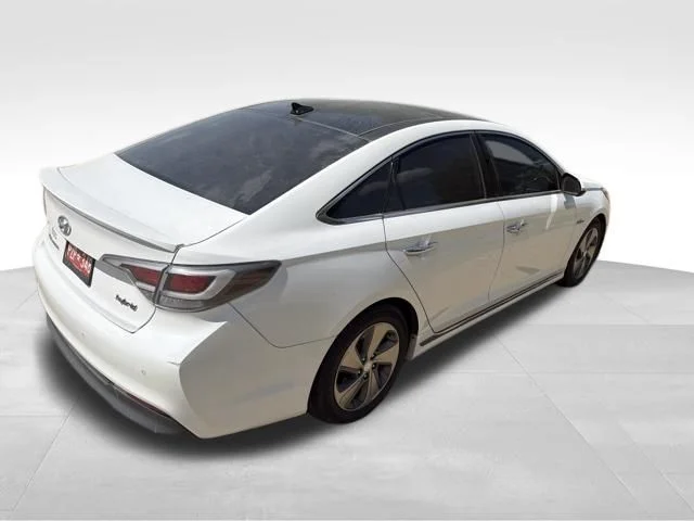 Used 2016 White Hyundai Limited image 3