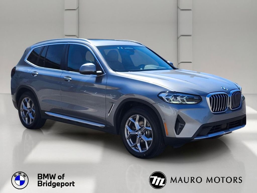 Used 2024 Gray BMW xDrive30i image 7