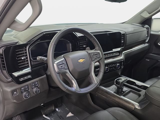 Used 2025 White Chevrolet LTZ image 16