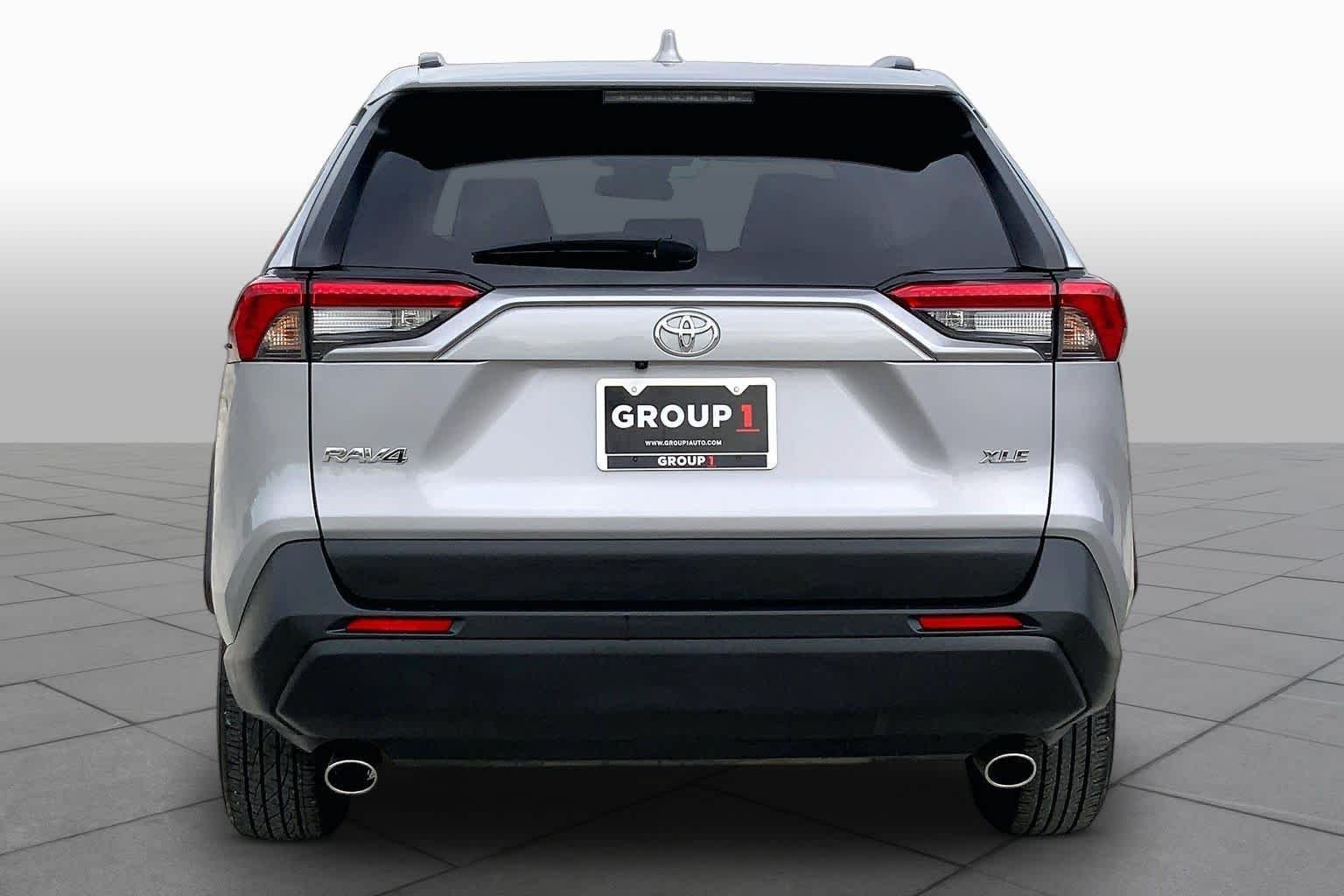 Used 2024 Silver Sky Metallic Toyota XLE image 5