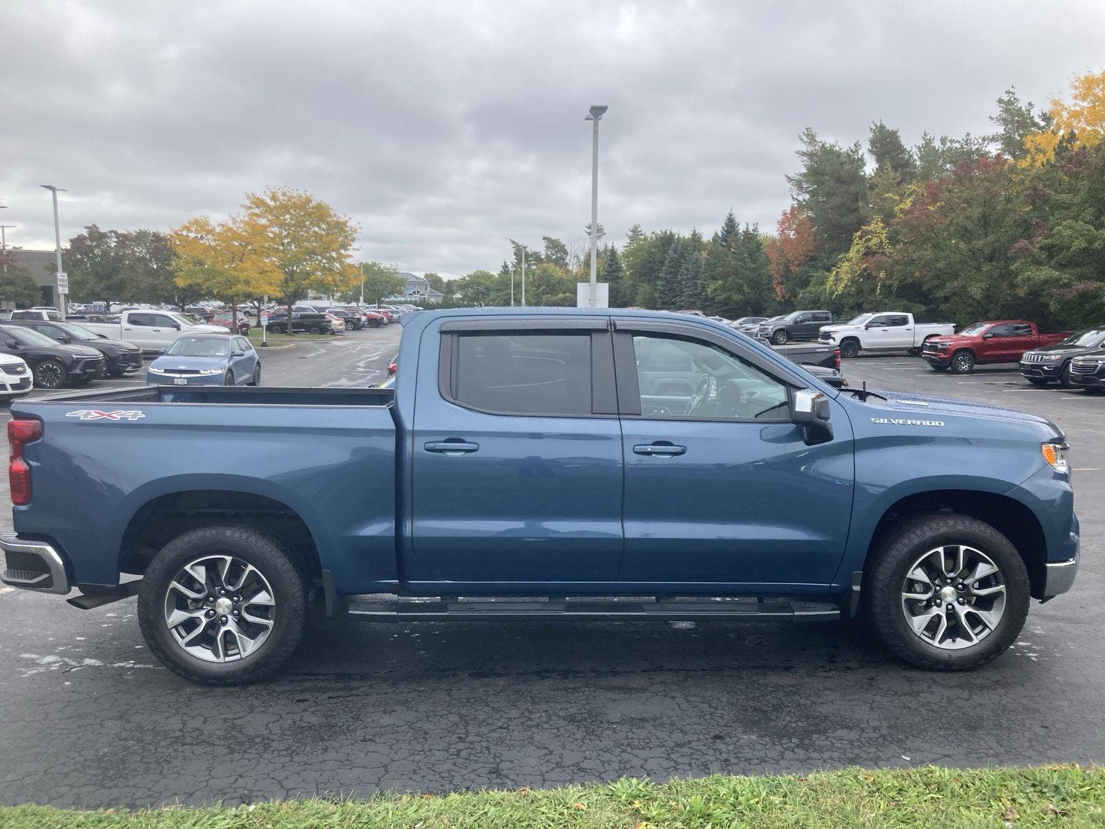 Used 2024 Lakeshore Blue Metallic Chevrolet LT (2FL) image 8