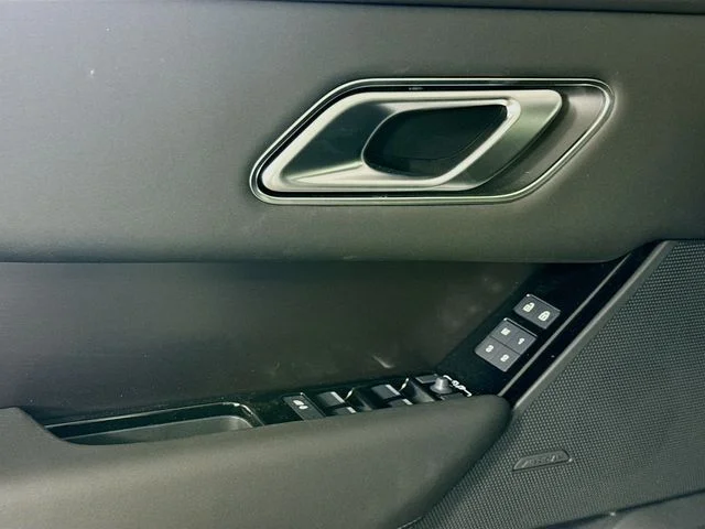 New 2026 Fuji White Land Rover Belgravia Edition image 20
