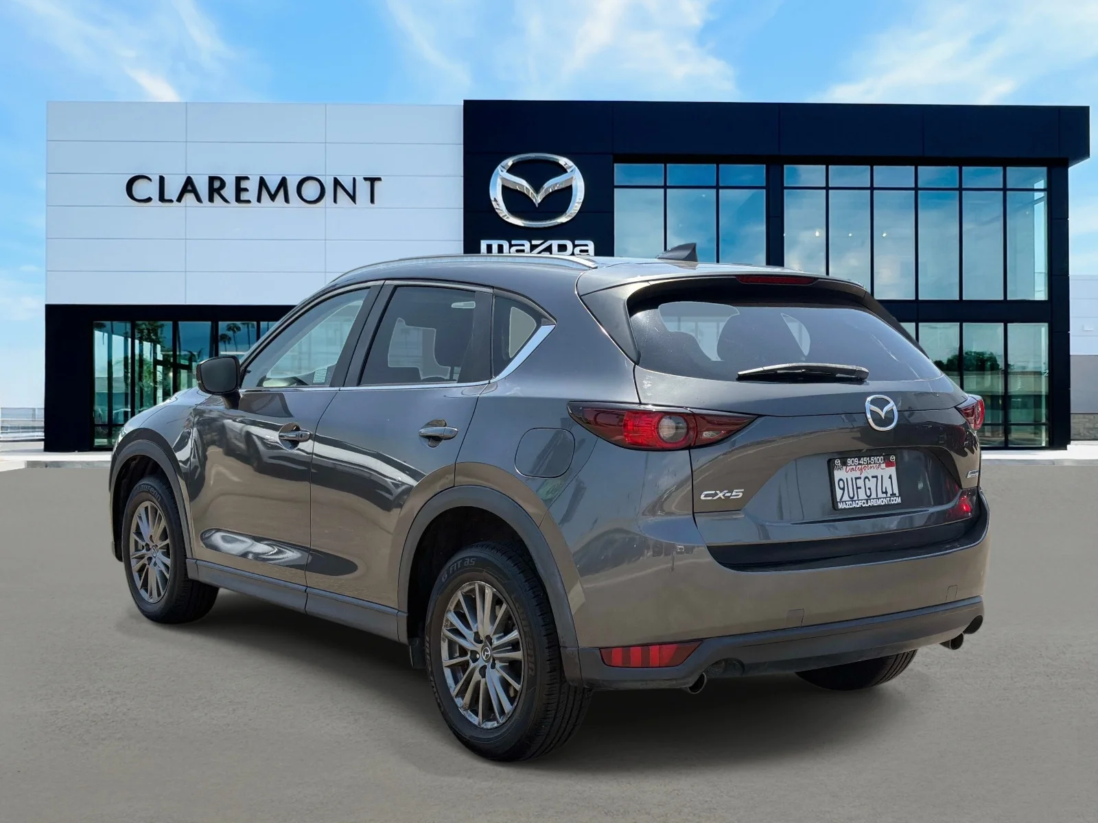 Used 2017 MACHINE GRAY ME Mazda TOURING FWD image 6
