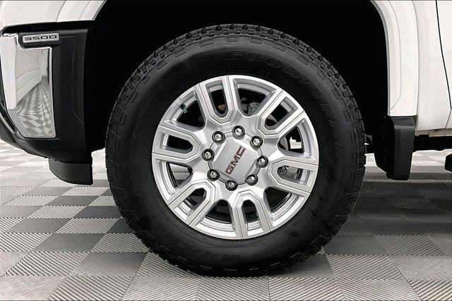 Used 2024 Summit White GMC SLT image 10