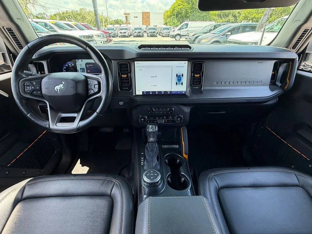 Used 2024 Oxford White Ford Badlands image 13