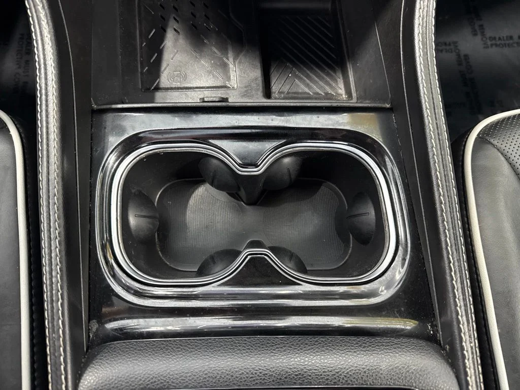 Used 2025 Black Chrysler Limited image 19