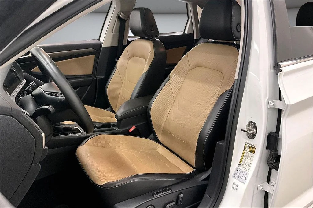 Used 2020 White Volkswagen SEL Premium image 21